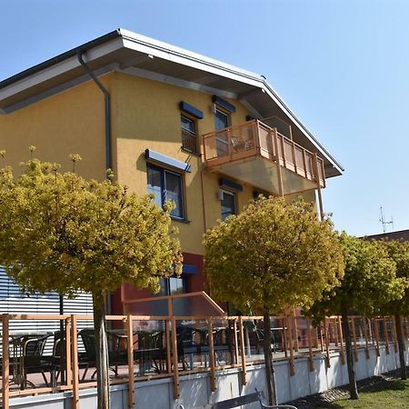Hotel Garni "Am Hafen" Хавелберг Екстериор снимка