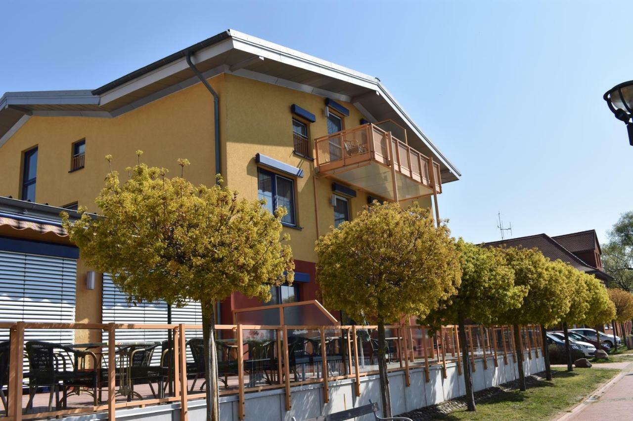 Hotel Garni "Am Hafen" Хавелберг Екстериор снимка