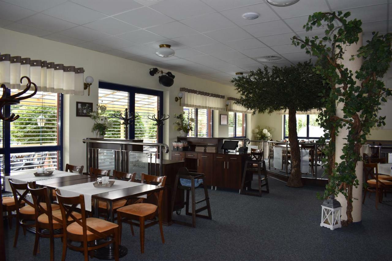 Hotel Garni "Am Hafen" Хавелберг Екстериор снимка