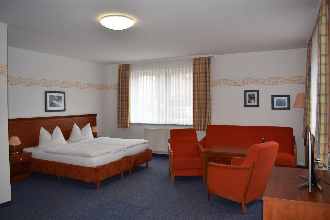 Hotel Garni "Am Hafen" Хавелберг Екстериор снимка