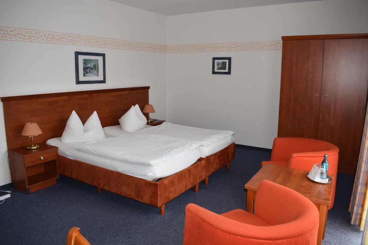 Hotel Garni "Am Hafen" Хавелберг Екстериор снимка